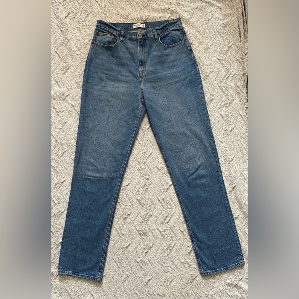 Abercrombie & Fitch Women’s 34/14XL 90s Straight Ultra High Rise Jeans NWOT